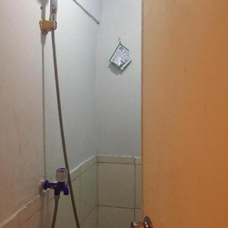 Kos Omah Yanto 19 Guest House Jakarta Bagian luar foto