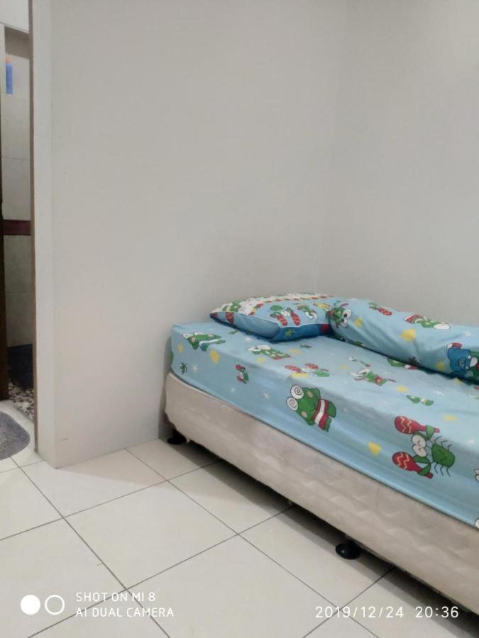 Kos Omah Yanto 19 Guest House Jakarta Bagian luar foto