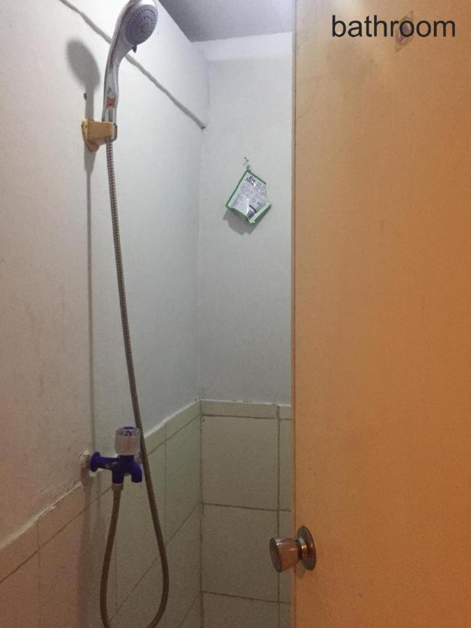 Kos Omah Yanto 19 Guest House Jakarta Bagian luar foto